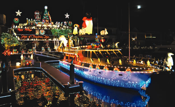 Newport Beach Christmas Boat Parade - California Beaches