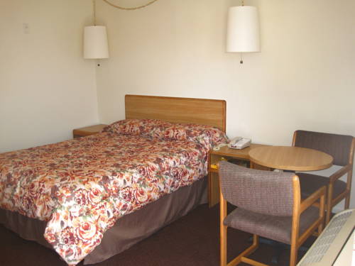 E-Z 8 Motel South Bay