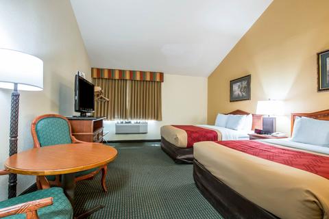 Econo Lodge Encinitas Moonlight Beach, Encinitas, CA - California Beaches