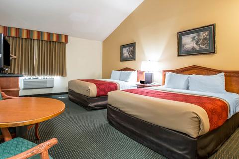 Econo Lodge Encinitas Moonlight Beach, Encinitas, CA - California Beaches