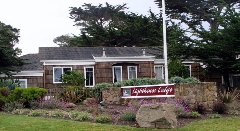 Lighthouse Lodge and Cottages
