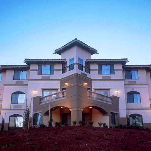 Holiday Inn Express & Suites Marina – State Beach Area