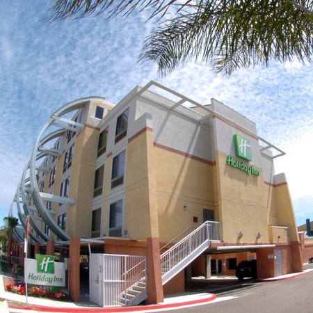 Holiday Inn Oceanside Marina