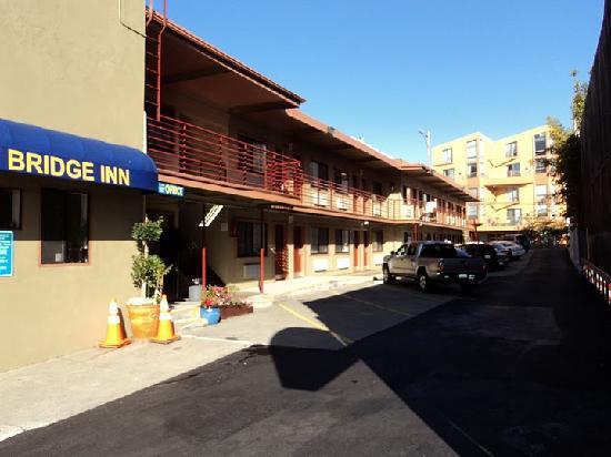 Bridge Motel