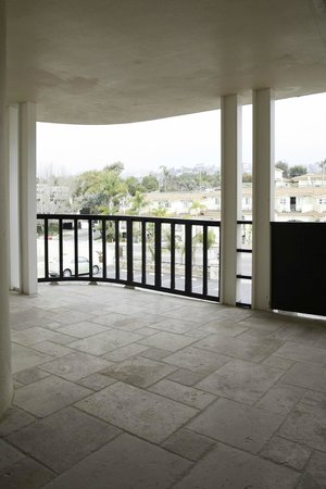 Seaside Laguna Inn & Suites