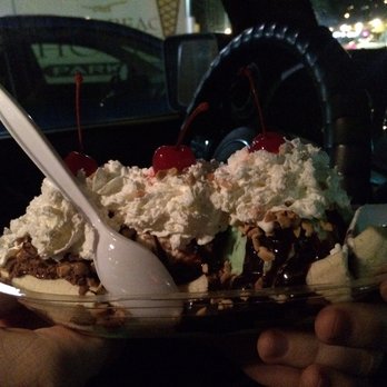 Scoop The Ice Cream Parlor