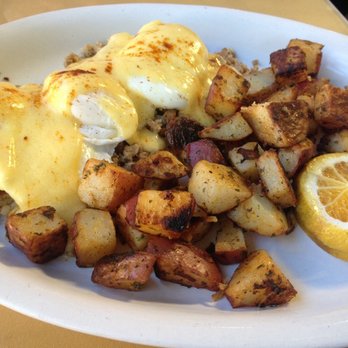 Em Le’s Old Carmel Restaurant