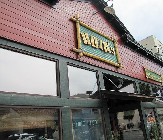 Lighthouse Bar & Grill