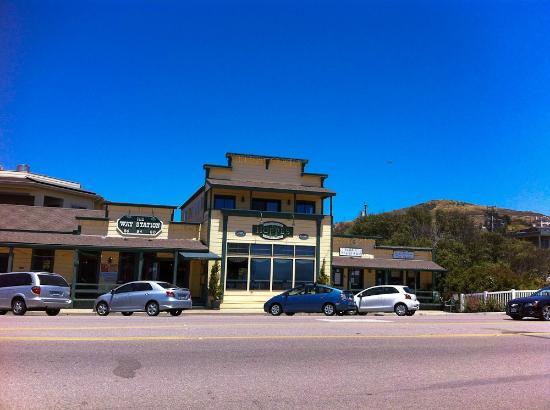 Hoppe’s Garden Bistro & Wine