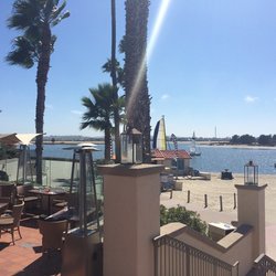 Acqua California Bistro