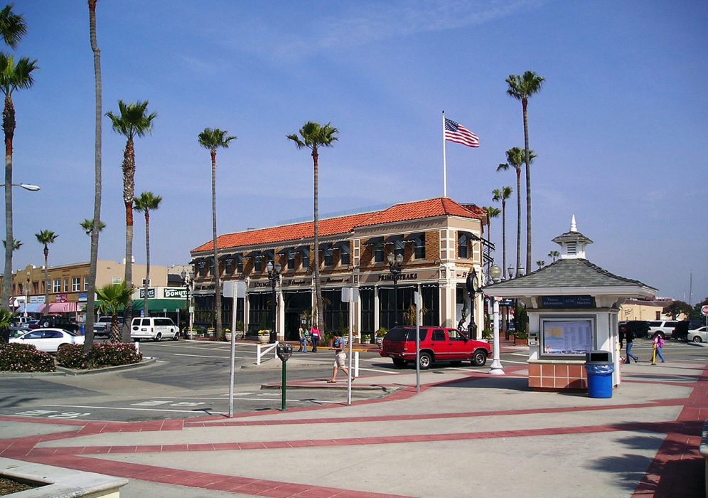 Crystal Cove Shopping Center