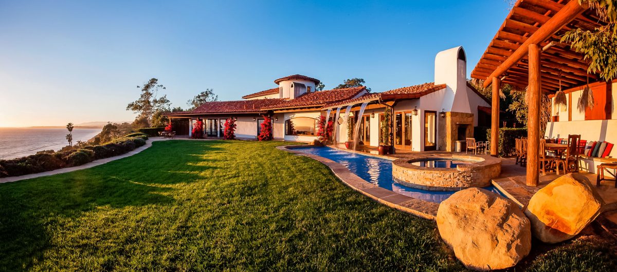 Lounge In Luxury At These California Coast Vacation House Rentals